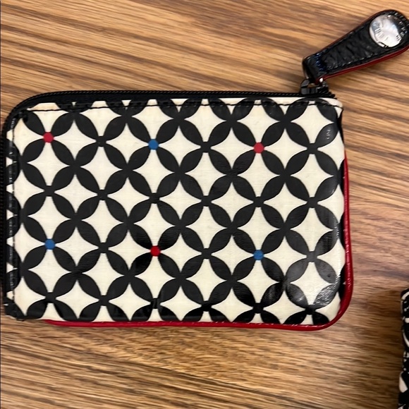 Vera Bradley Handbag and Change Purse Black and Red Patterned Shoulder Bag - Picture 3 of 10